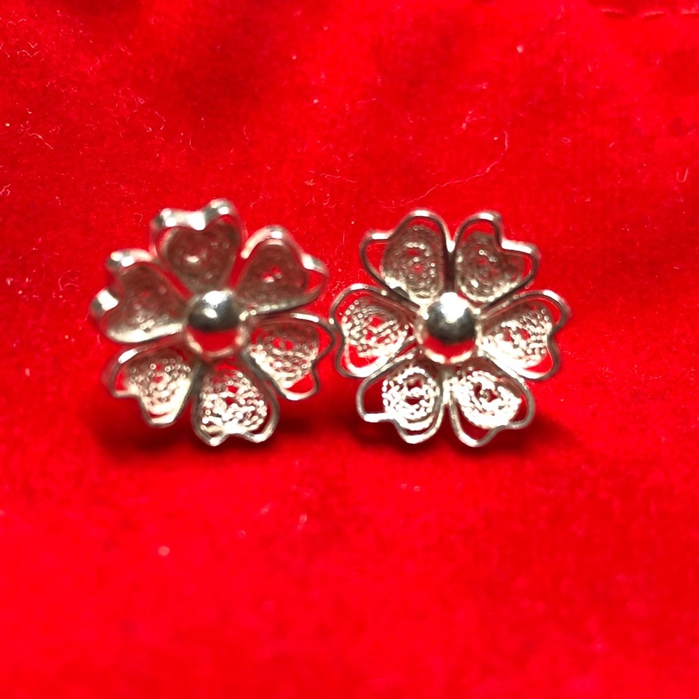 925 Sterling Silver Filigree Flower Stud Earring